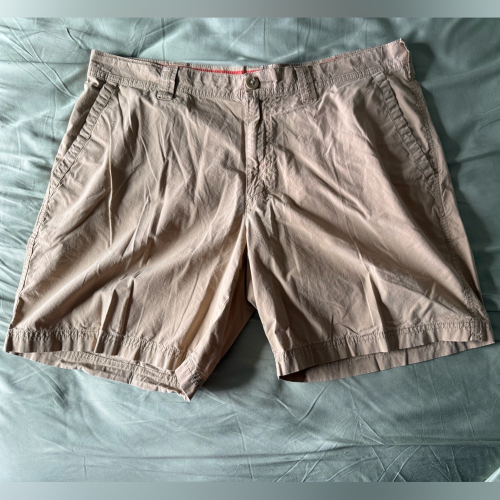 Columbia Men's Beige Flat Front Shorts